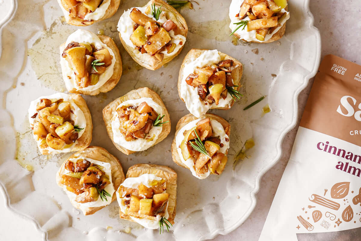 Santé Nuts - Recipe - Easy Mini Cheesecake Bites with Cinnamon Spice Almonds and Apples