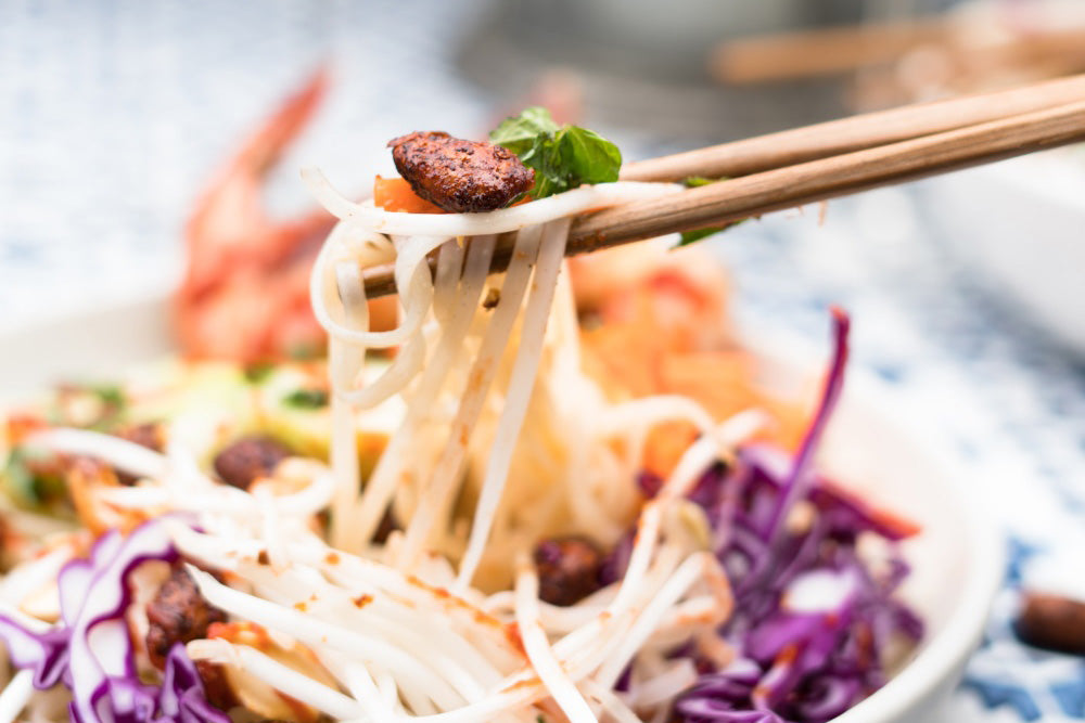 Santé Nuts - Vietnamese Rice Noodle Bowl Recipe